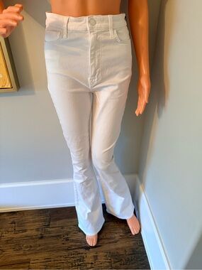 NWT Gorgeous 7 For All Mankind Women’s High-Rise White Flare Jeans!